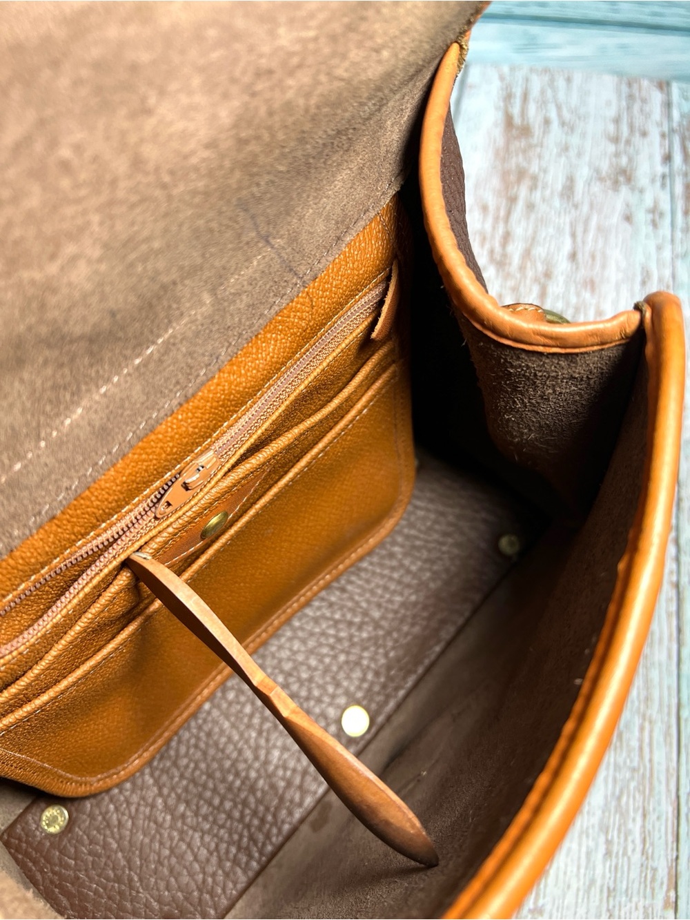 🦆 DOONEY & BOURKE ESSEX AWL PEBBLED BROWN AND BRITISH TAN CROSSBODY VINTAGE - Picture 10 of 16